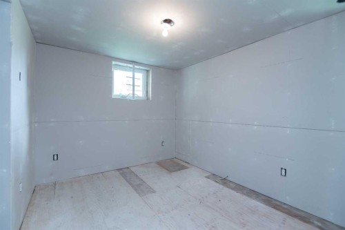 4645 47 Street, Red Deer, AB - Indoor Photo Showing Other Room