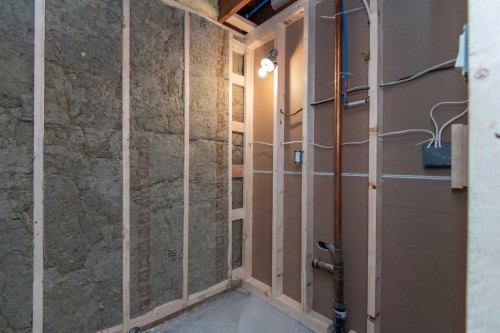 4645 47 Street, Red Deer, AB - Indoor