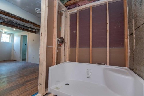 4645 47 Street, Red Deer, AB - Indoor Photo Showing Bathroom
