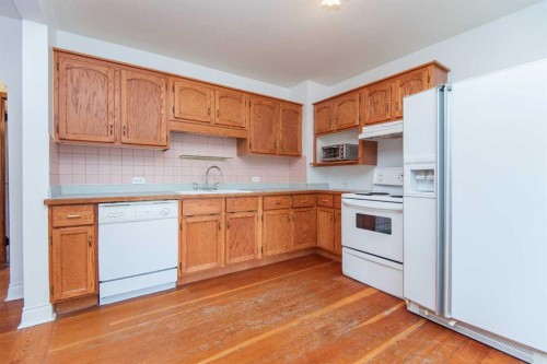4645 47 Street, Red Deer, AB - Indoor Photo Showing Kitchen