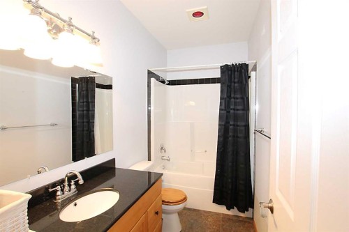 76 Lakeway Boulevard, Sylvan Lake, AB 
