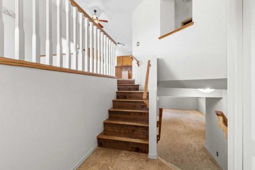 4 Horne Close, Sylvan Lake, AB - Indoor Photo Showing Other Room