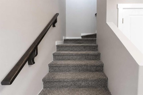 18 Hanson Green, Penhold, AB - Indoor Photo Showing Other Room