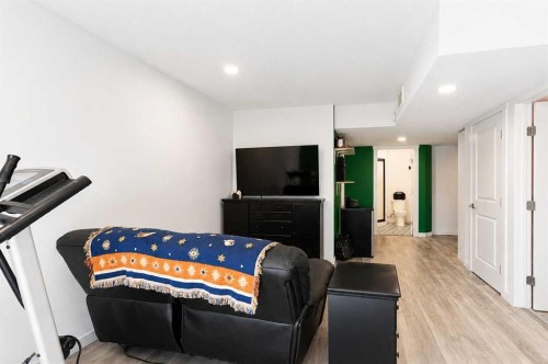 18 Hanson Green, Penhold, AB - Indoor