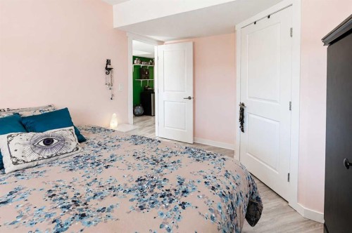 18 Hanson Green, Penhold, AB - Indoor Photo Showing Bedroom