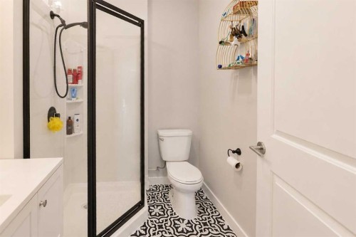 18 Hanson Green, Penhold, AB - Indoor Photo Showing Bathroom