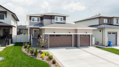22 Napoleon Meadows Way  Innisfail, AB T4G 0N6
