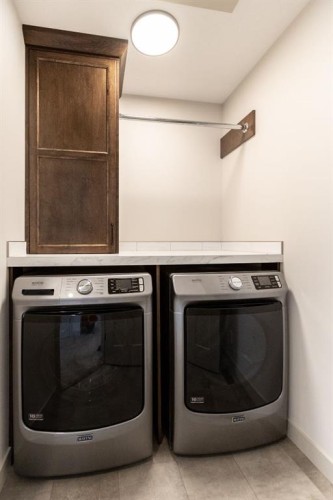 22 Napoleon Meadows Way, Innisfail, AB - Indoor Photo Showing Laundry Room