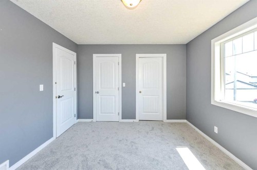 35-6802 50 Avenue, Camrose, AB - Indoor Photo Showing Other Room