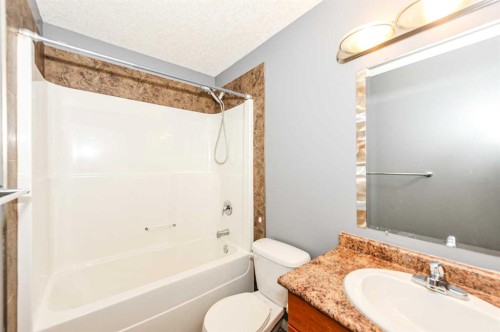35-6802 50 Avenue, Camrose, AB - Indoor Photo Showing Bathroom