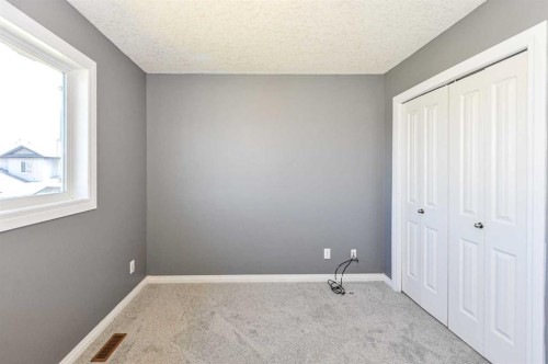 35-6802 50 Avenue, Camrose, AB - Indoor Photo Showing Other Room