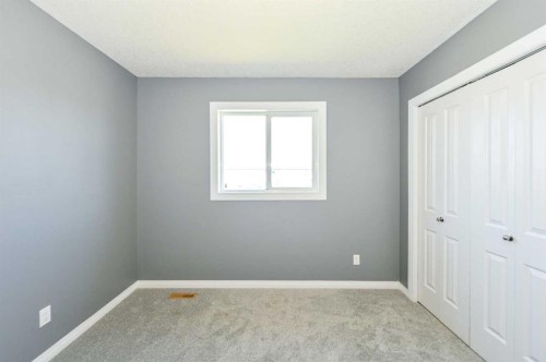 35-6802 50 Avenue, Camrose, AB - Indoor Photo Showing Other Room