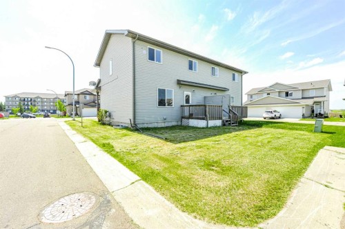 35-6802 50 Avenue, Camrose, AB - Outdoor