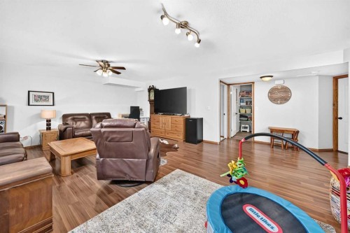 107 Landry Bend, Red Deer, AB 