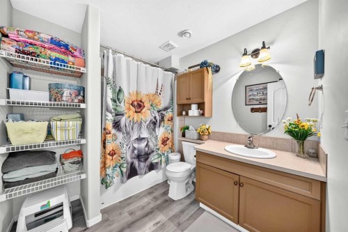 107 Landry Bend, Red Deer, AB 
