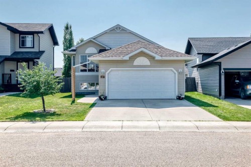 107 Landry Bend, Red Deer, AB 