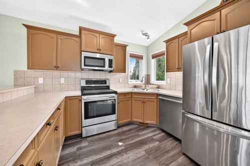 107 Landry Bend, Red Deer, AB 