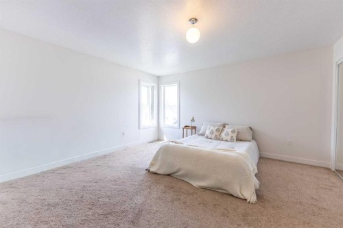 5140 51 Street, Lacombe, AB - Indoor Photo Showing Bedroom