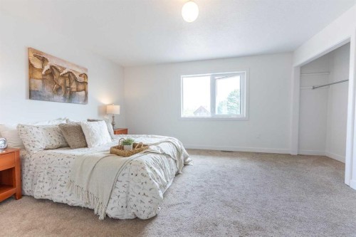 5140 51 Street, Lacombe, AB - Indoor Photo Showing Bedroom