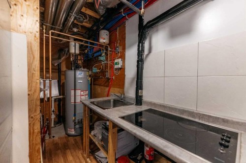 5140 51 Street, Lacombe, AB - Indoor