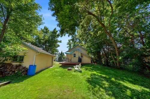 4730 49 Avenue, Lacombe, AB 
