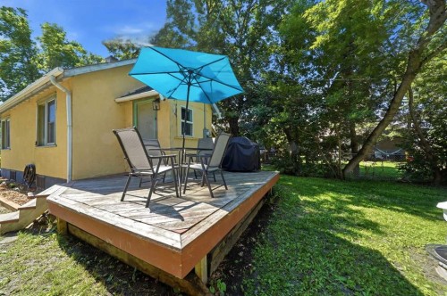 4730 49 Avenue, Lacombe, AB 