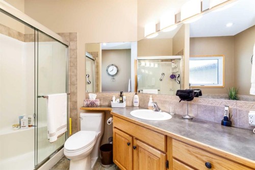 111 Adams Close, Red Deer, AB 