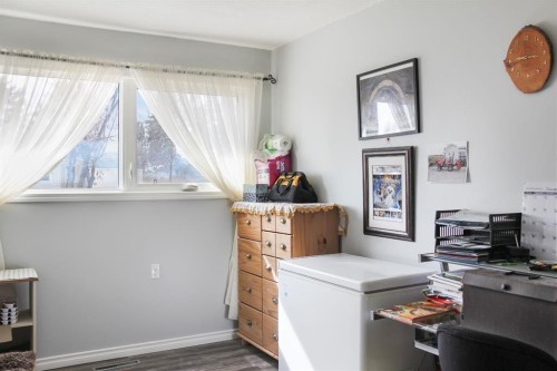 4801 48 Avenue, Forestburg, AB 