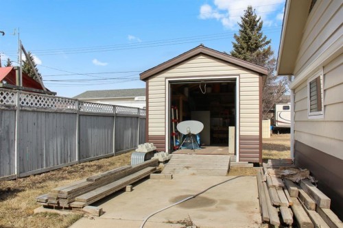 4801 48 Avenue, Forestburg, AB 