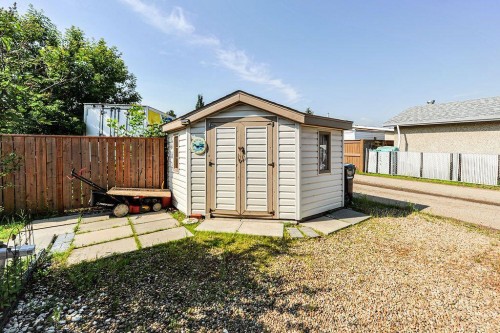 4310A 65 Street, Camrose, AB - Outdoor