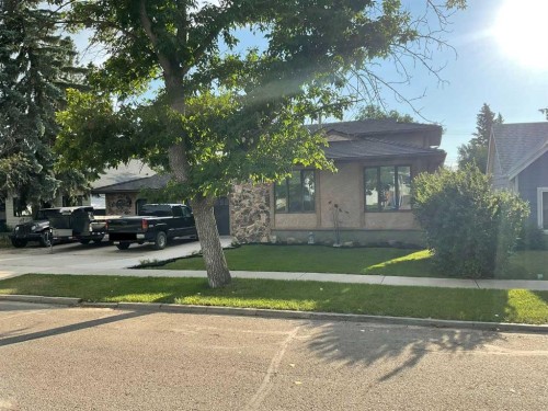 211 4 Avenue Se, Three Hills, AB 