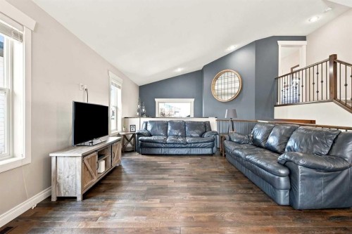 73 Maclean Close, Blackfalds, AB - Indoor Photo Showing Living Room