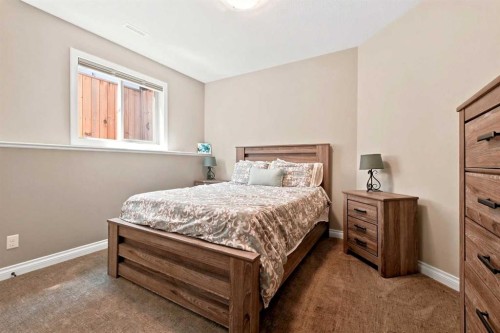 73 Maclean Close, Blackfalds, AB - Indoor Photo Showing Bedroom