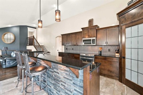 73 Maclean Close, Blackfalds, AB - Indoor Photo Showing Kitchen