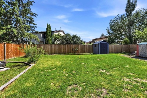 17 Gordon Street, Red Deer, AB 