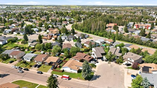 17 Gordon Street, Red Deer, AB 