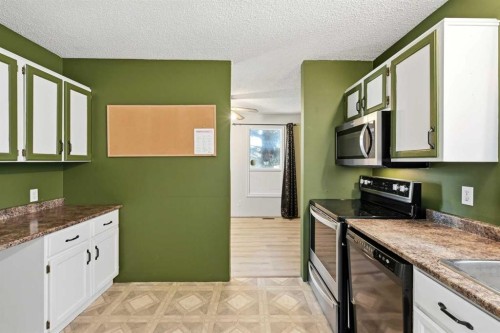 17 Gordon Street, Red Deer, AB 