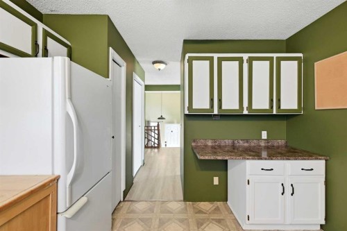 17 Gordon Street, Red Deer, AB 