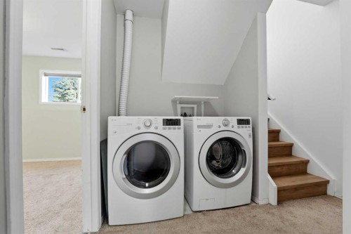4901A Womacks Road, Blackfalds, AB - Indoor Photo Showing Laundry Room