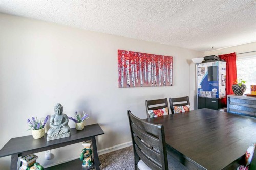 4 48A Street Close, Alix, AB - Indoor Photo Showing Dining Room