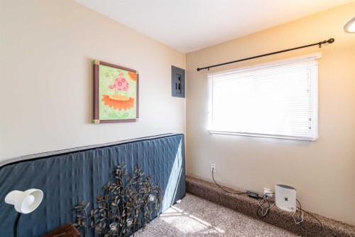 4 48A Street Close, Alix, AB - Indoor Photo Showing Other Room