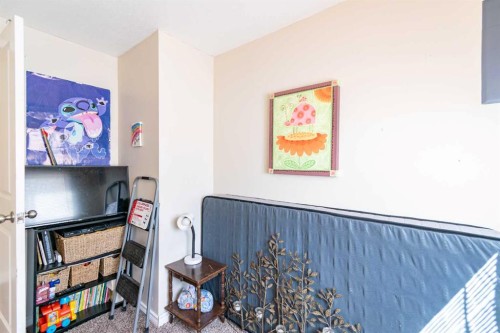 4 48A Street Close, Alix, AB - Indoor