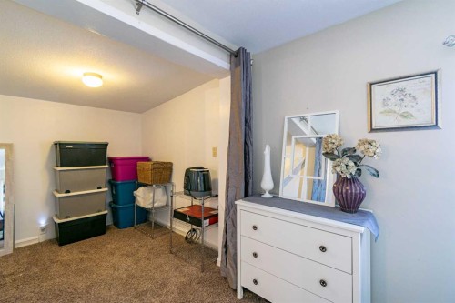 4 48A Street Close, Alix, AB - Indoor