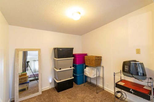 4 48A Street Close, Alix, AB - Indoor