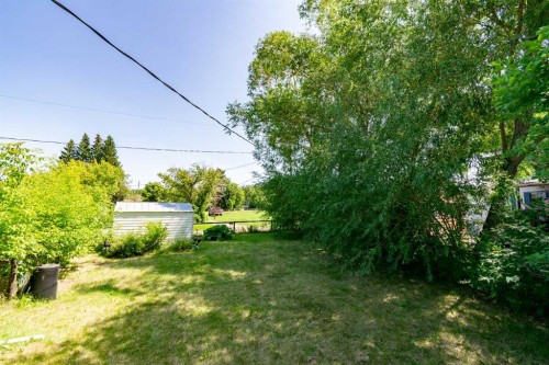 4 48A Street Close, Alix, AB - Outdoor