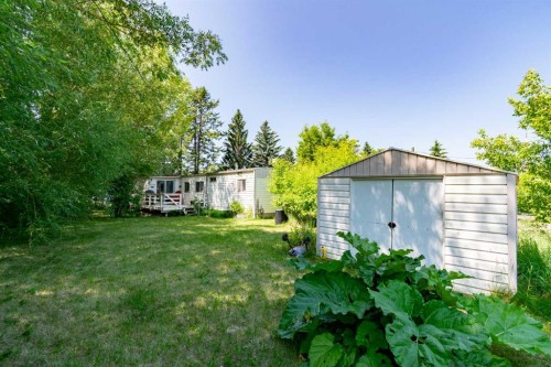 4 48A Street Close, Alix, AB - Outdoor
