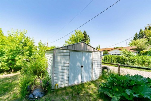 4 48A Street Close, Alix, AB - Outdoor