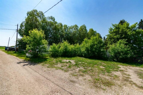 4 48A Street Close, Alix, AB - Outdoor