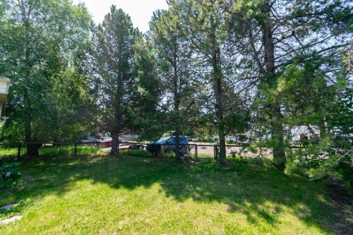 4 48A Street Close, Alix, AB - Outdoor