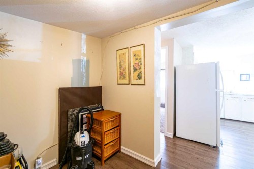 4 48A Street Close, Alix, AB - Indoor